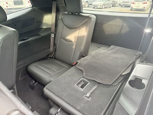 Used 2023 Cadillac XT6 Luxury image 30