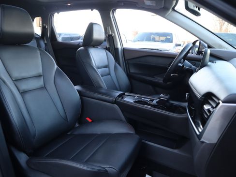 Used 2023 Nissan Rogue SL w/ SL Premium Package image 34