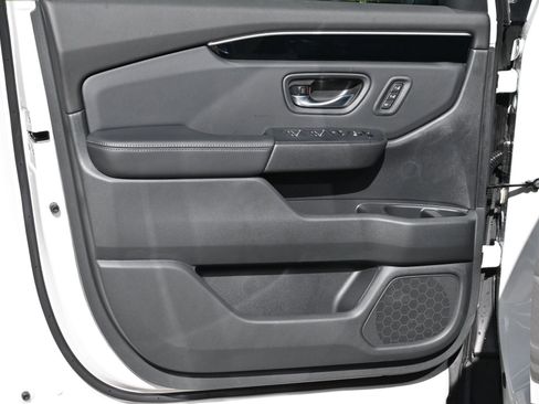 New 2025 Honda Pilot EX-L image 11