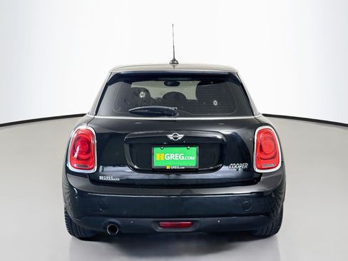 Used 2017 MINI Cooper 4-Door Hardtop FWD image 8