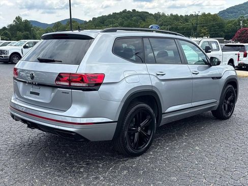 Used 2023 Volkswagen Atlas SEL R-Line AWD/4WD image 8