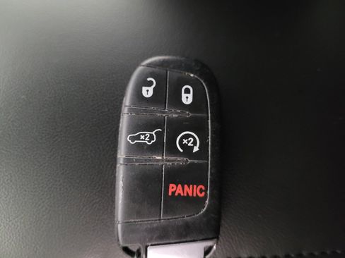 Used 2022 Jeep Grand Cherokee Limited AWD/4WD image 32