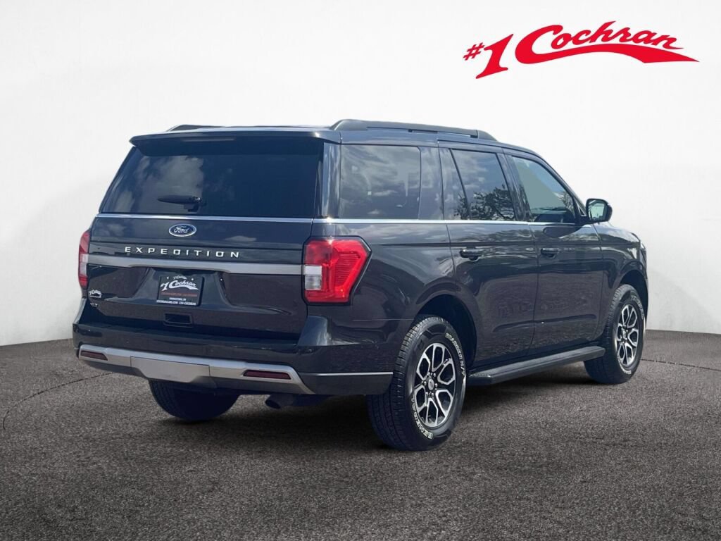 Used 2024 Ford Expedition XLT AWD/4WD image 7