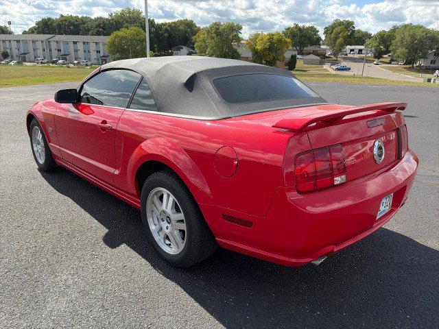 Used 2007 Ford Mustang GT RWD image 3