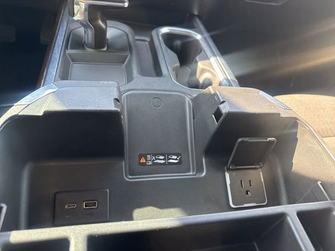 Used 2024 GMC Sierra 1500 Elevation image 30