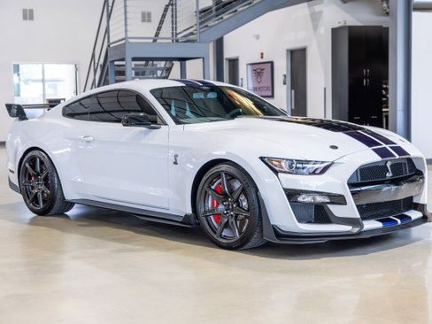 Used 2021 Ford Mustang Shelby GT500 w/ Carbon Fiber Track Pack image 8