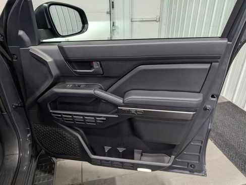 Used 2025 Toyota 4Runner TRD Off-Road image 27