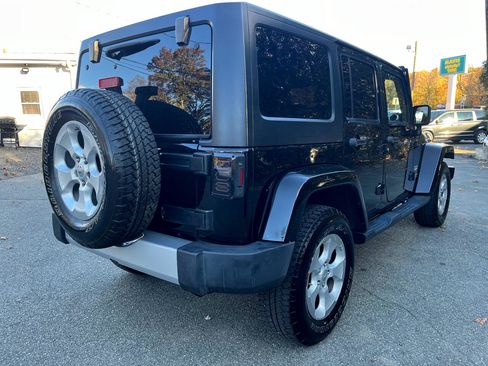Used 2015 Jeep Wrangler Unlimited Sahara w/ Dual Top Group image 8