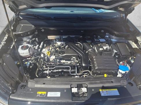 Used 2025 Volkswagen Taos SE image 20