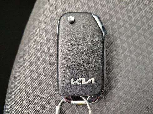 Used 2025 Kia Soul LX w/ LX Technology Package image 32