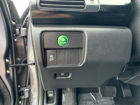 Used 2017 Honda Accord LX image 30