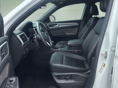 Used 2023 Volkswagen Atlas Cross Sport SE FWD image 21