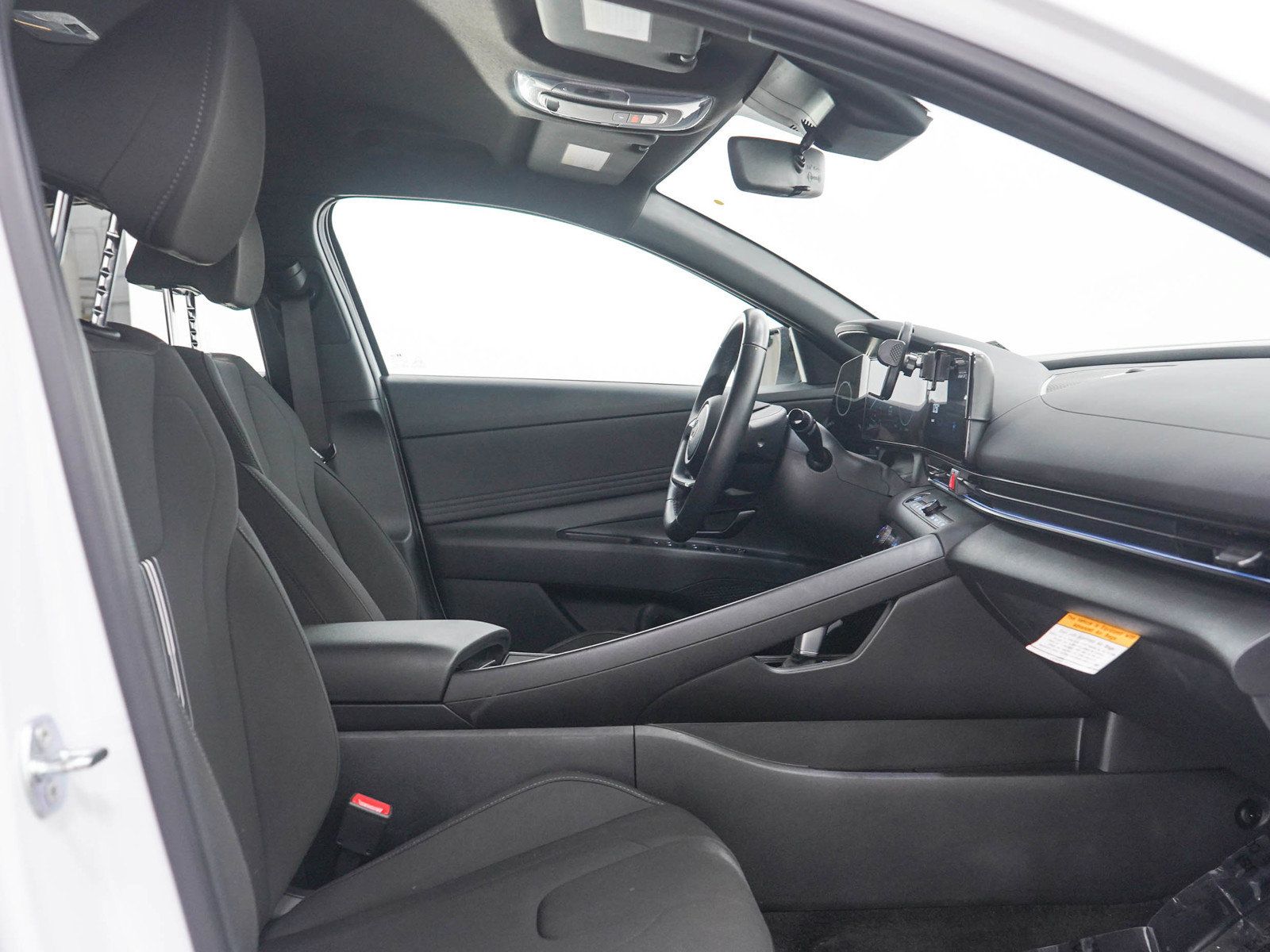 Used 2025 Hyundai Elantra SEL FWD image 11