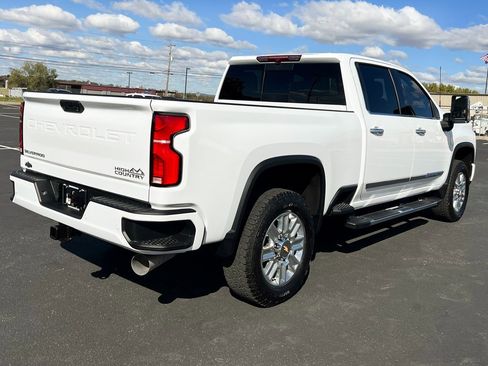 Used 2024 Chevrolet Silverado 2500 High Country image 9