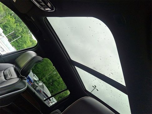 Used 2023 Jeep Grand Cherokee L Summit w/ Advanced Protech Group IV image 16