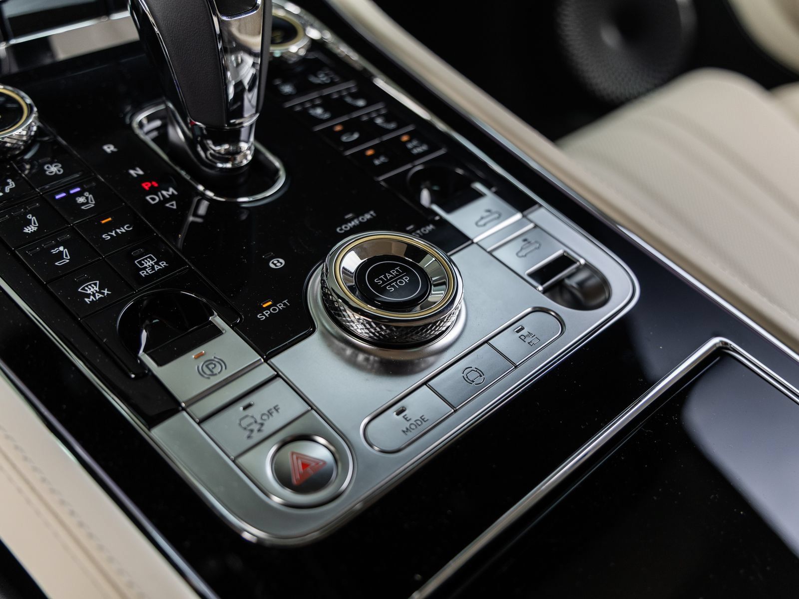 Used 2025 Bentley Continental GTC AWD/4WD image 42