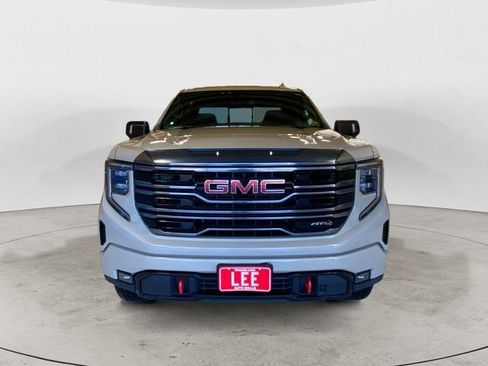 Used 2022 GMC Sierra 1500 AT4 w/ AT4 Preferred Package image 9
