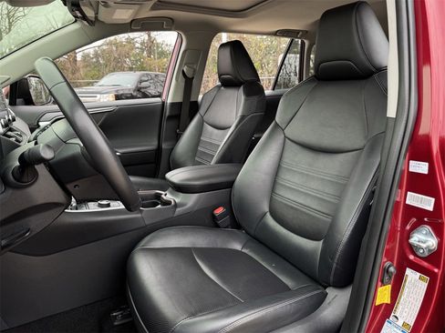 Used 2021 Toyota RAV4 Limited image 22