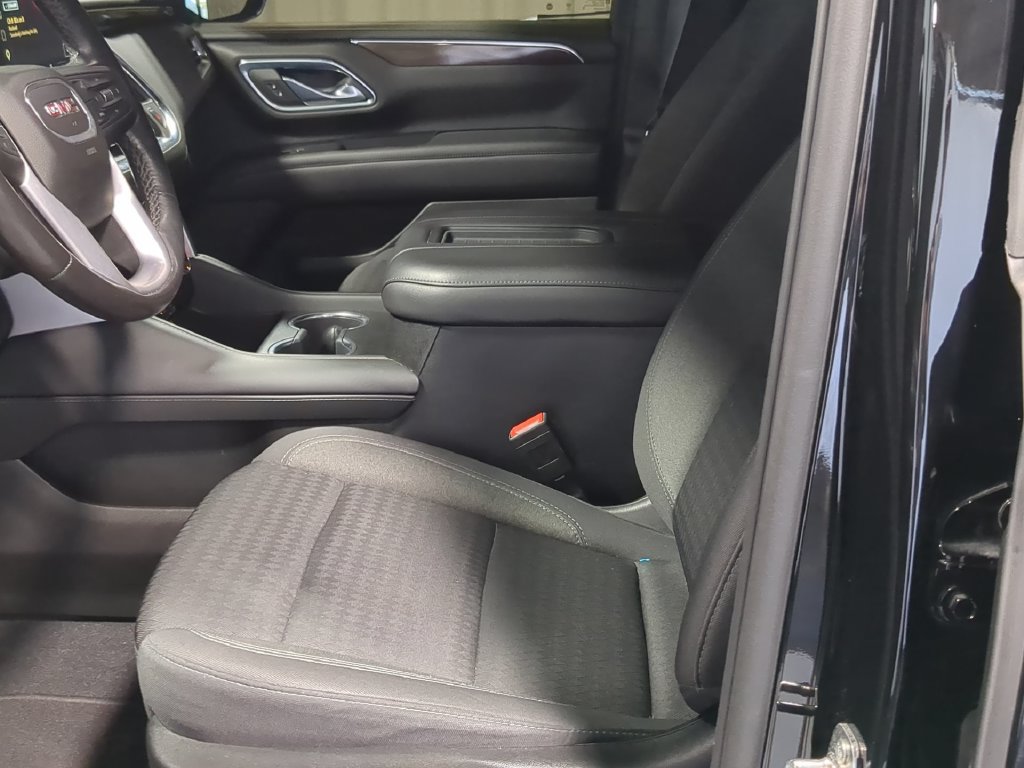 Used 2023 GMC Yukon SLE AWD/4WD image 16