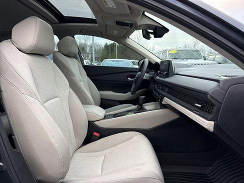Used 2025 Honda Accord SE image 19