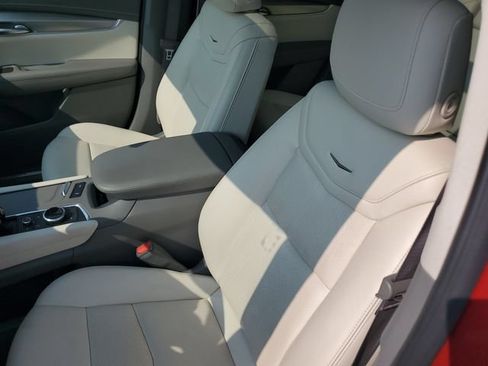 Certified 2023 Cadillac XT5 Premium Luxury w/ LPO, Floor Liner Package AWD/4WD image 27