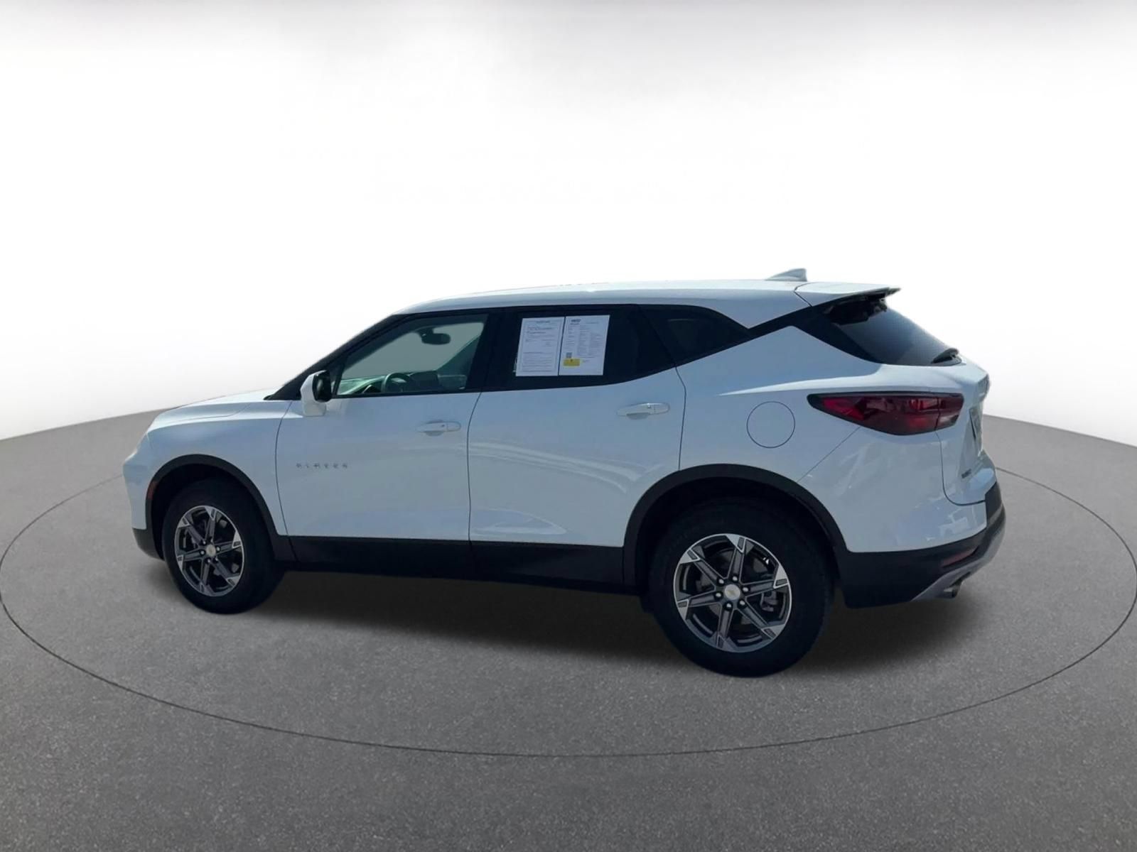 Used 2026 Chevrolet Blazer LT FWD image 9