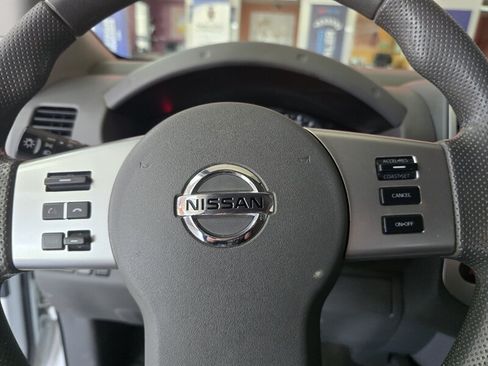 Used 2020 Nissan Frontier SV w/ Midnight Edition Floor Mats RWD image 22
