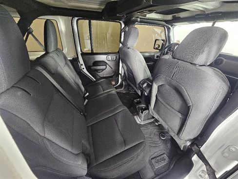 Used 2022 Jeep Wrangler Unlimited Sport image 17