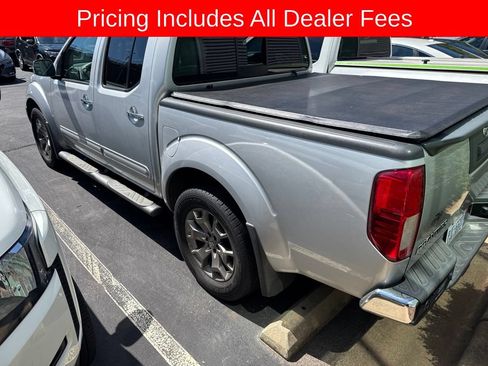 Used 2014 Nissan Frontier SL w/ SL Moonroof Package AWD/4WD image 5