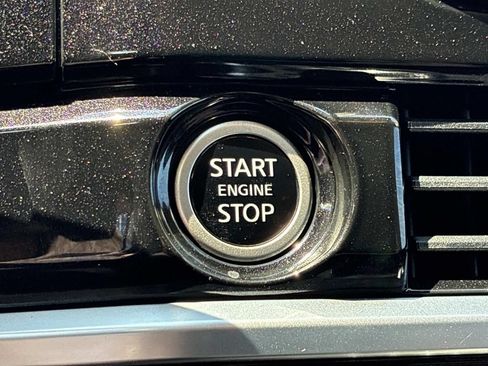 Used 2022 Nissan Pathfinder SV FWD image 26
