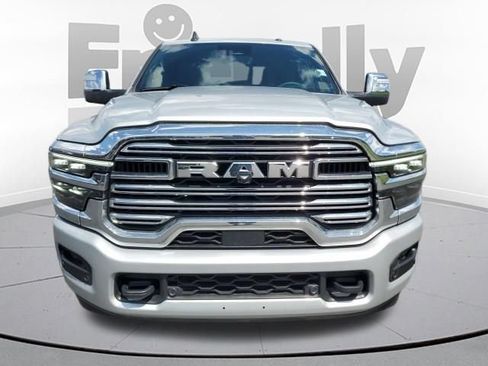 Used 2026 RAM 2500 Laramie AWD/4WD image 8