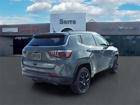 Used 2023 Jeep Compass Latitude image 6