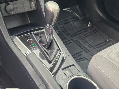 Used 2016 Toyota Corolla L image 23