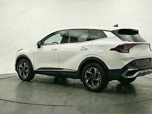 Used 2025 Kia Sportage LX image 6