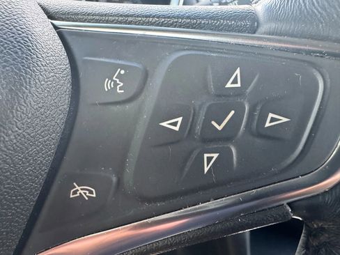 Used 2019 Chevrolet Equinox LT image 22