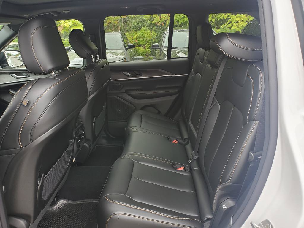 New 2026 Jeep Grand Cherokee Limited AWD/4WD image 7