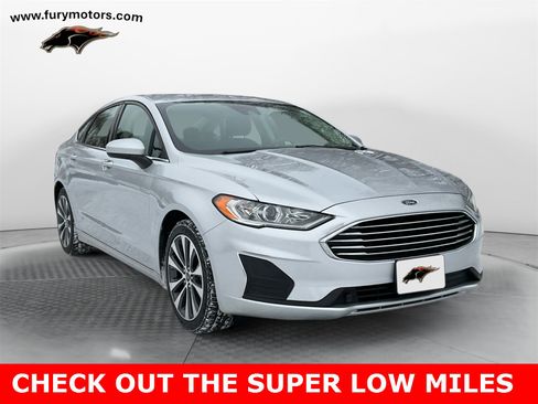 Used 2019 Ford Fusion SE image 1