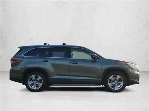 Used 2015 Toyota Highlander Limited FWD image 4