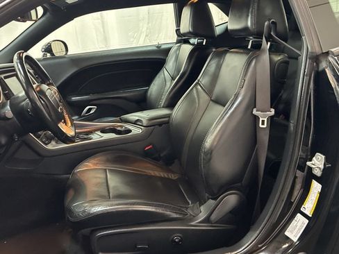 Used 2015 Dodge Challenger SXT Plus RWD image 5