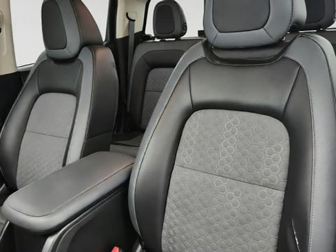Used 2019 Chevrolet Colorado Z71 AWD/4WD image 10