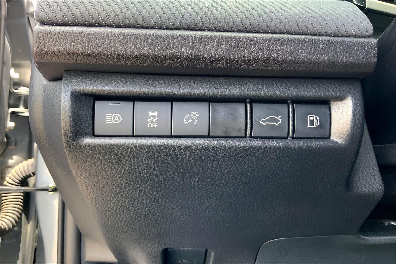 Certified 2025 Toyota Camry SE FWD image 33
