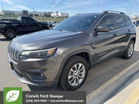 Used 2019 Jeep Cherokee Latitude Plus w/ Cold Weather Group image 3