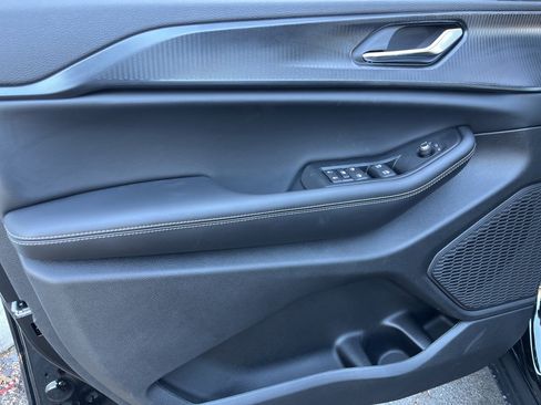 New 2025 Jeep Grand Cherokee L Altitude image 21