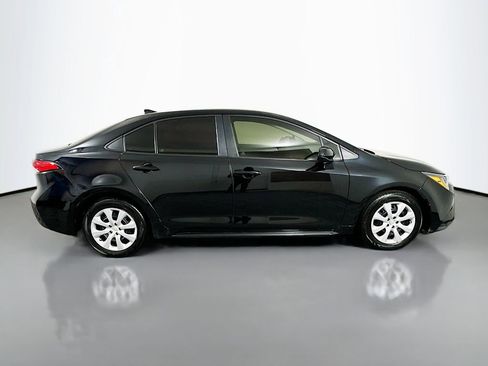 Used 2023 Toyota Corolla LE image 4