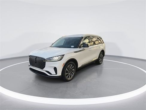 New 2026 Lincoln Aviator AWD image 4