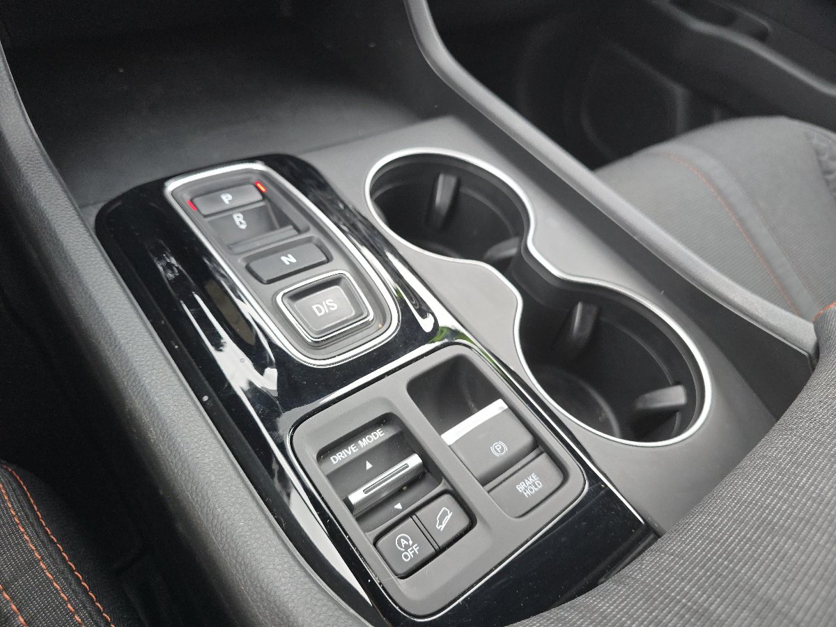 Used 2025 Honda Pilot Sport image 32