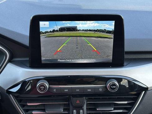 Used 2022 Ford Escape SE FWD image 16