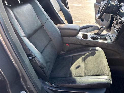 Used 2019 Jeep Grand Cherokee Altitude image 24