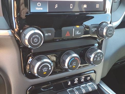 New 2026 RAM 1500 Express AWD/4WD image 30