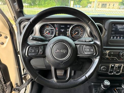 Used 2020 Jeep Gladiator Sport w/ Quick Order Package 24S AWD/4WD image 15